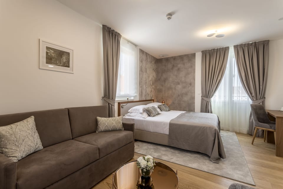Comfort Double or Twin Room - Ground Floor | Hypo-allergenic bedding, down comforters, minibar, in-room safe