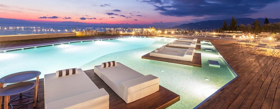 Seasonal outdoor pool, pool umbrellas, sun loungers