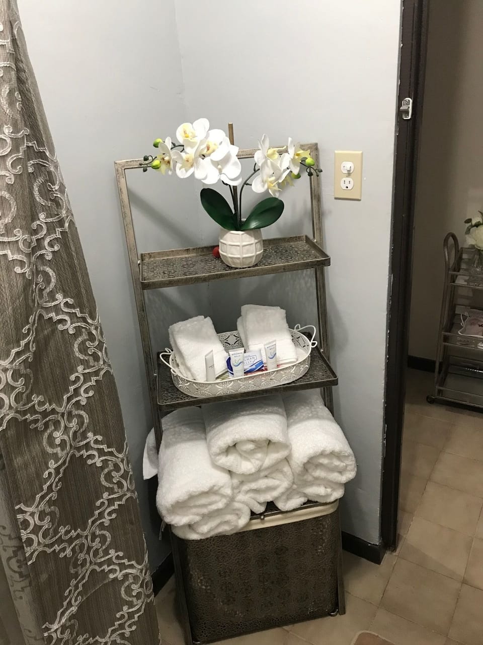 Superior Apartment | Premium bedding, individually decorated, individually furnished