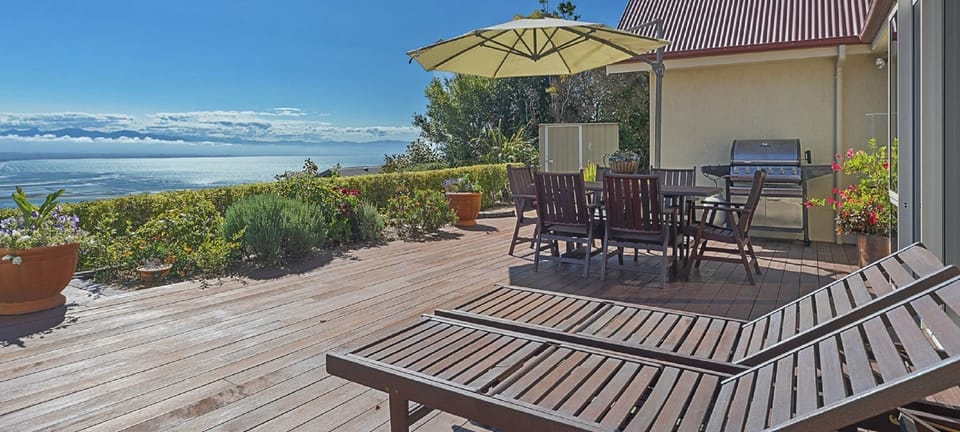 Sunny Deck