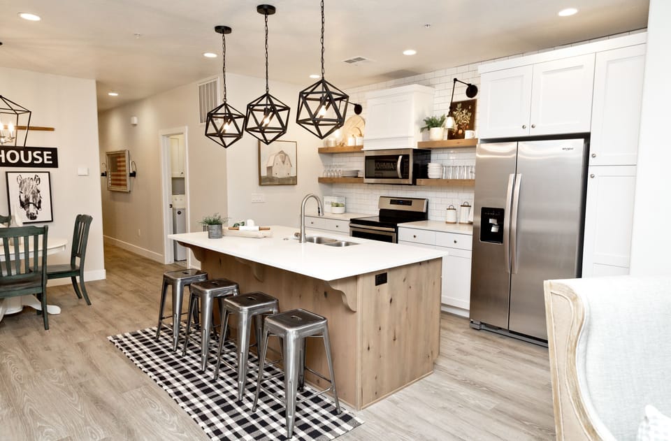 Kitchen/Dining area