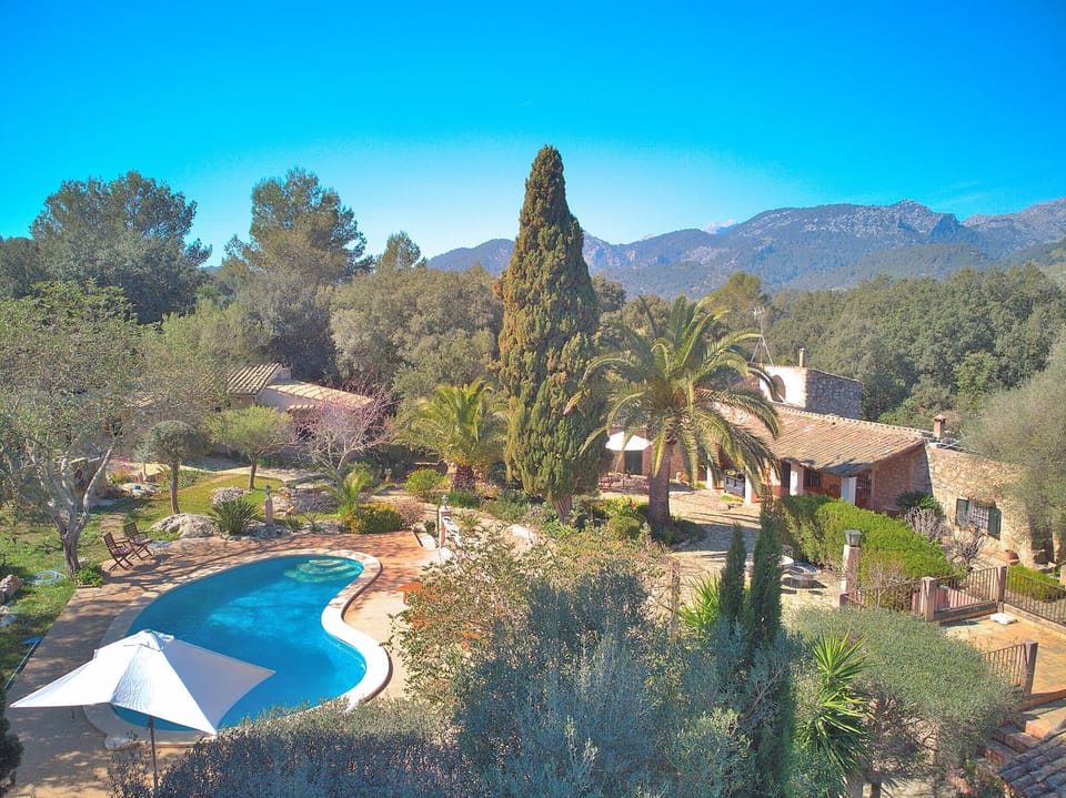 Spacious finca, swimming pool, nature, tranquillity
