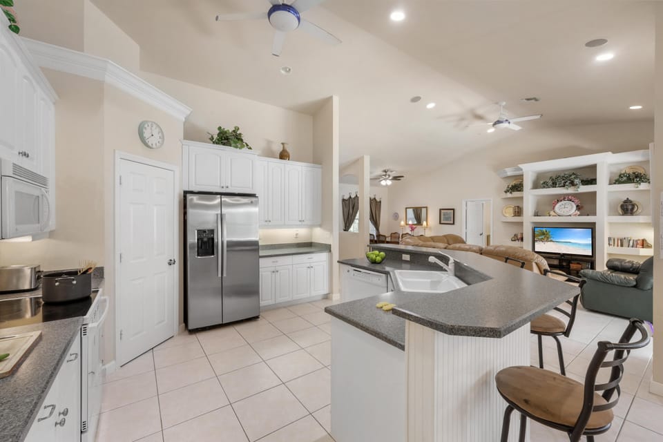 House, Multiple Beds (Peaceful home with pool and steps to ) | Private kitchen | Fridge, microwave, oven, stovetop