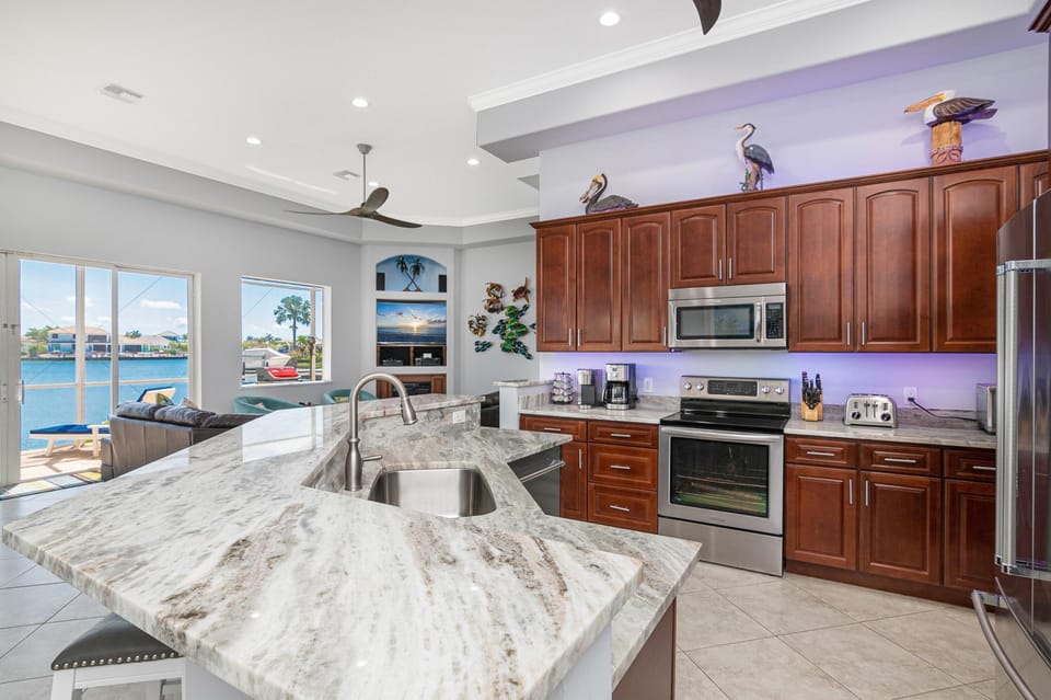 House, Multiple Beds (Waterfront home with pool, spa and 2n) | Private kitchen | Fridge, microwave, stovetop, dishwasher