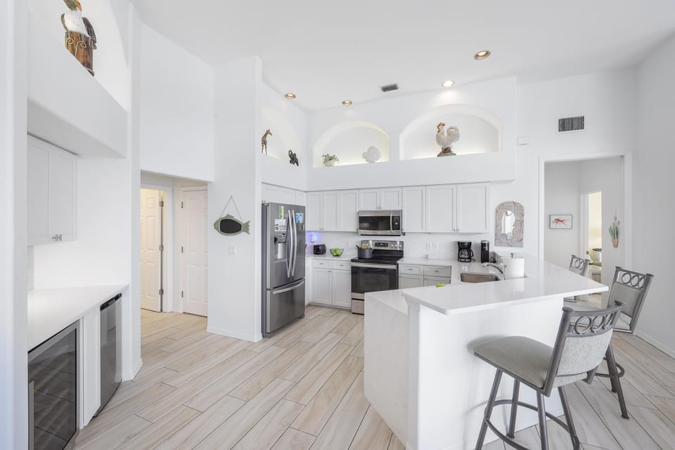 House, Multiple Beds (Waterfront home with views, pool and ) | Private kitchen | Oven, toaster