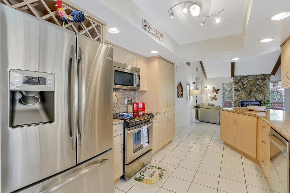 House, Multiple Beds (Waterfront home on key lot with pool/) | Private kitchen | Oven, toaster