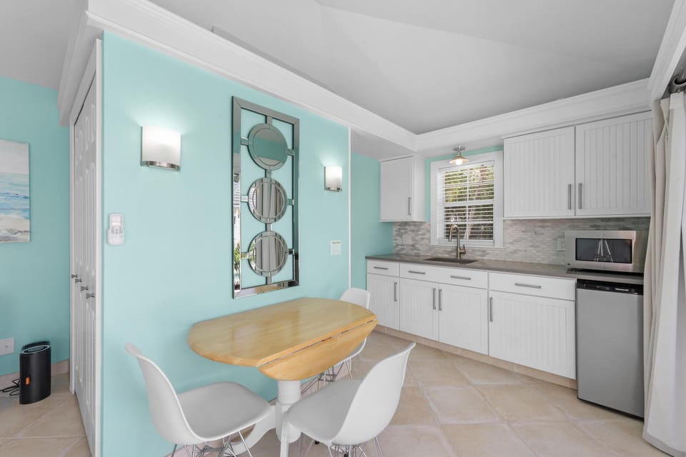 House, Multiple Beds (Private home and guesthouse with cour) | Private kitchen | Fridge, microwave, oven, stovetop