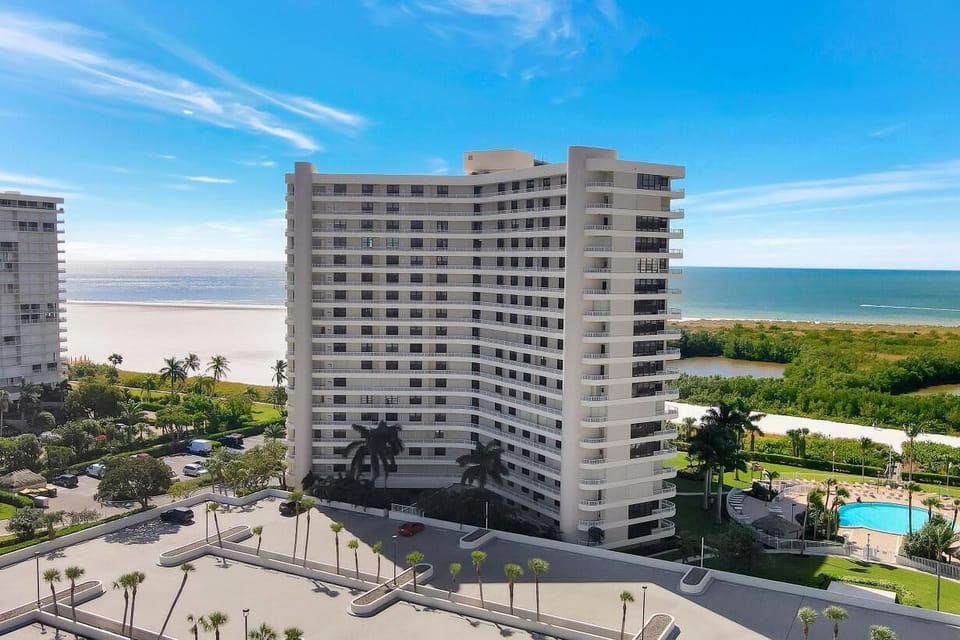 Condo, 1 King Bed with Sofa bed (Sun-bright beachfront condo with pool) | Exterior