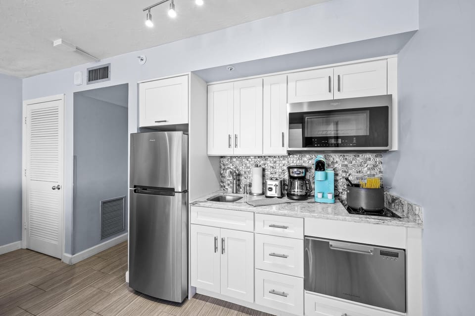 Condo, 1 King Bed with Sofa bed (Unmatched beachfront condo with roomy) | Private kitchen | Coffee/tea maker, fridge, microwave, oven