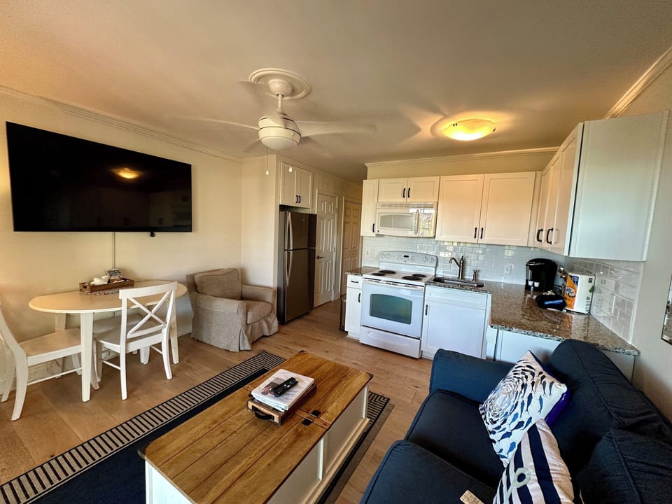 Kitchen - Fully equipped kitchen with everything needed to cook meals including spices!