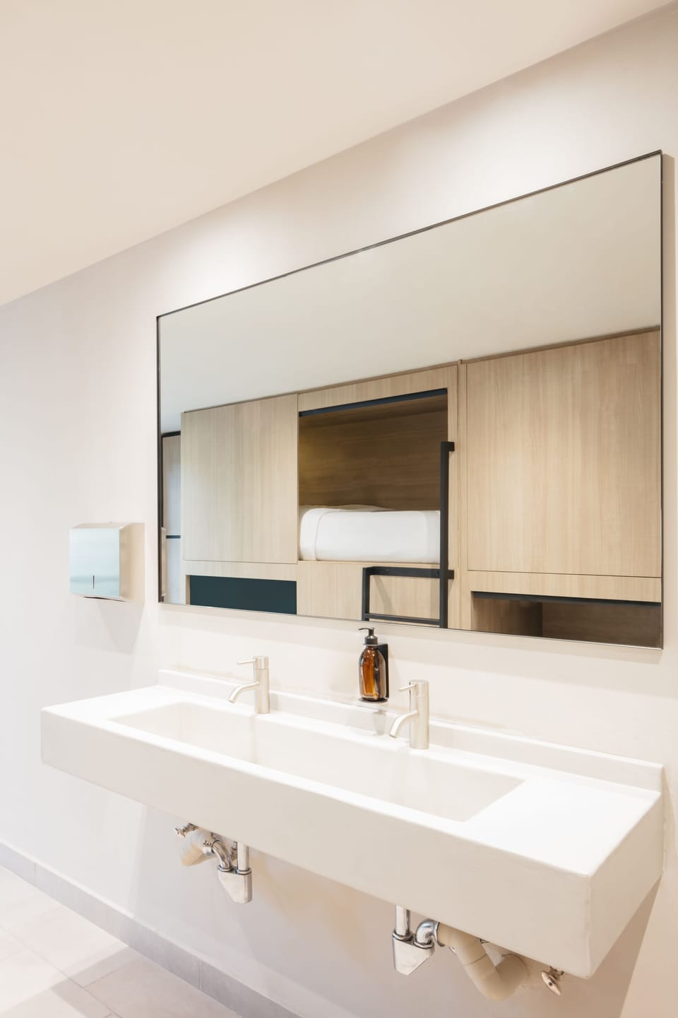 Bathroom sink