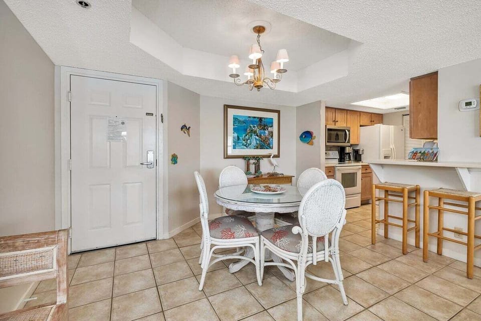 Beach Club 424 - Dining Area