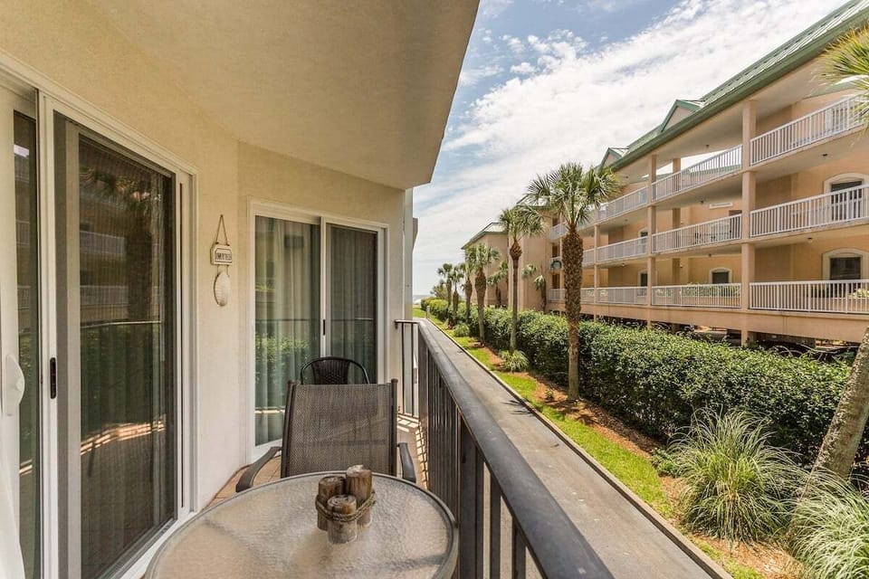 Beach Club 135 - Private Balcony