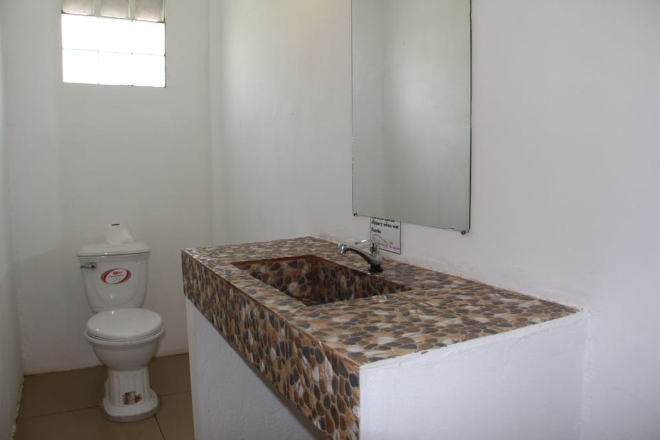 Comfort Double Room | Bathroom | Shower, towels