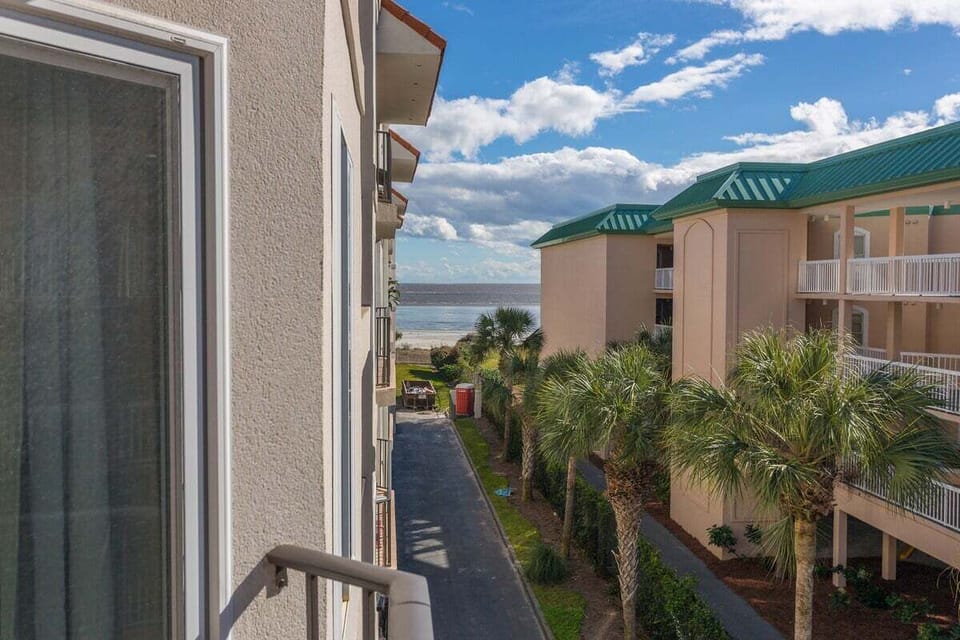 Beach Club 334 - Private Balcony