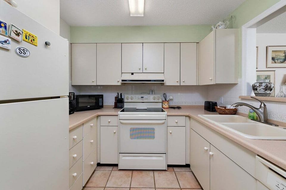 Harbour Oaks 416 - Kitchen
