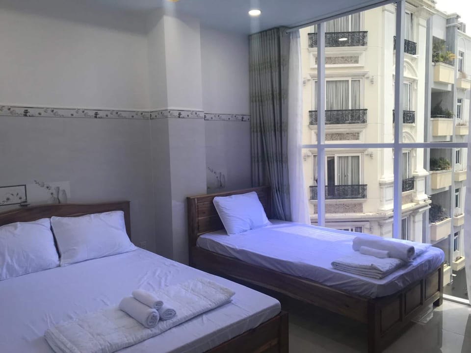 Minibar, desk, soundproofing, free WiFi