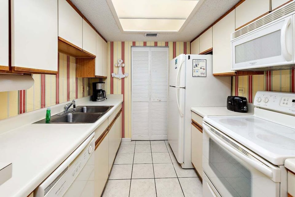 Beach Club 117 - Kitchen