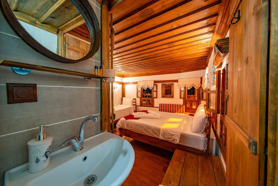 Standard Double Room, Non Smoking, City View | Bathroom | Separate tub and shower, free toiletries, hair dryer, bathrobes