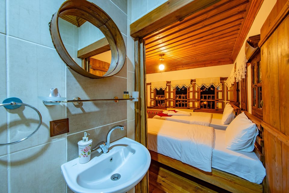 Triple Room  | Bathroom | Separate tub and shower, free toiletries, hair dryer, bathrobes