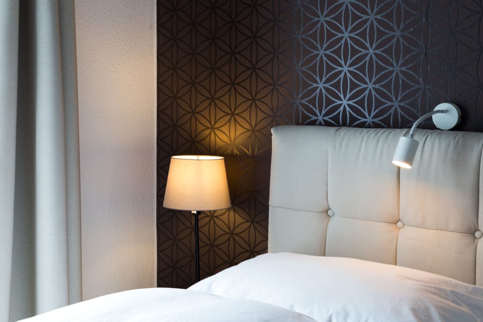 Economy Double Room | In-room safe, desk, WiFi (free)