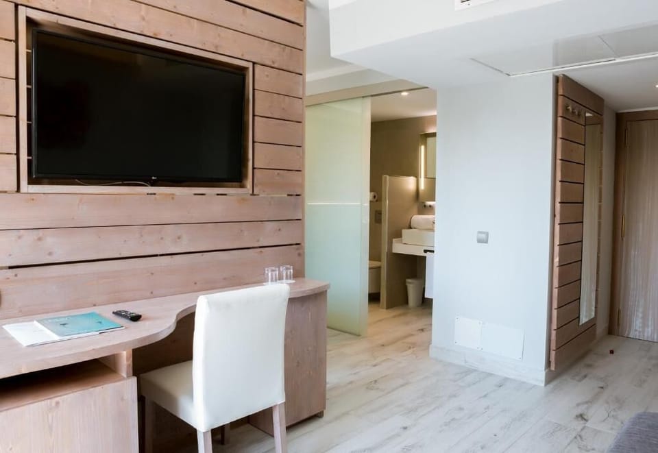 Blackout drapes, rollaway beds, WiFi, bed sheets
