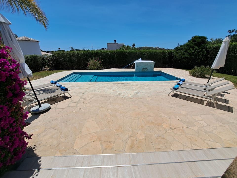 pool 9x4 m