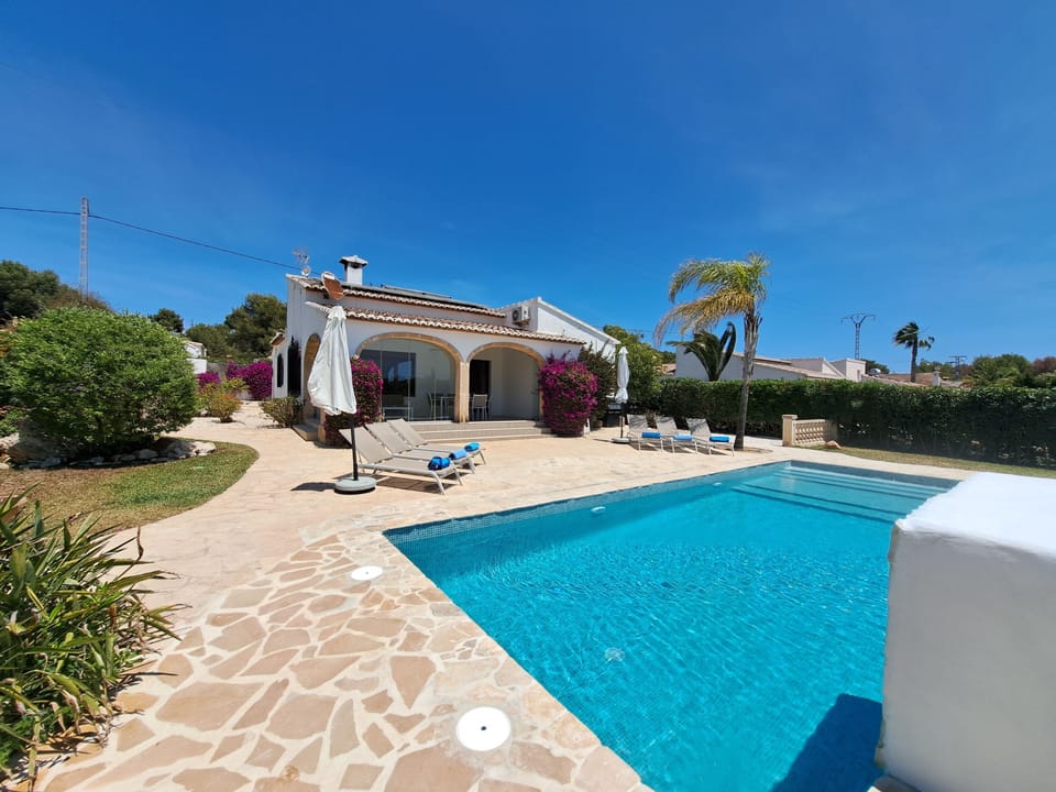 pool 9x4 m