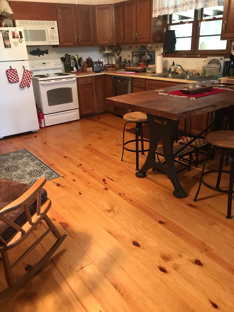 Fully equipped kitchen includes everything you need to cook and bake.