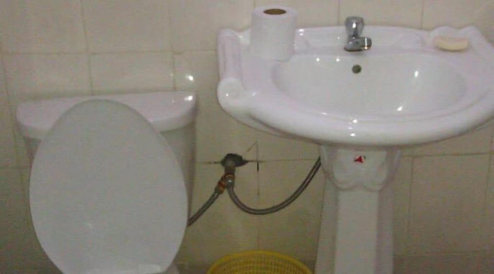 Double Room | Bathroom | Shower, free toiletries, towels, soap