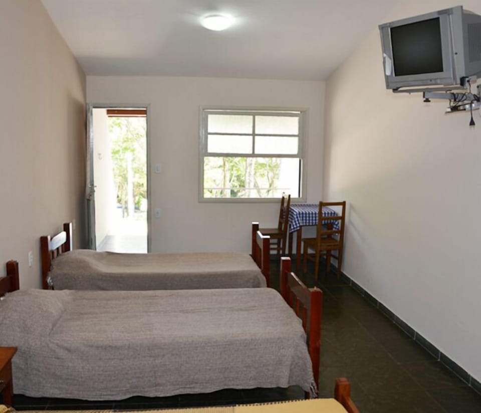 Family Chalet, 1 Bedroom, Garden View (Tirolesa) | Laptop workspace, free cribs/infant beds, free WiFi, bed sheets