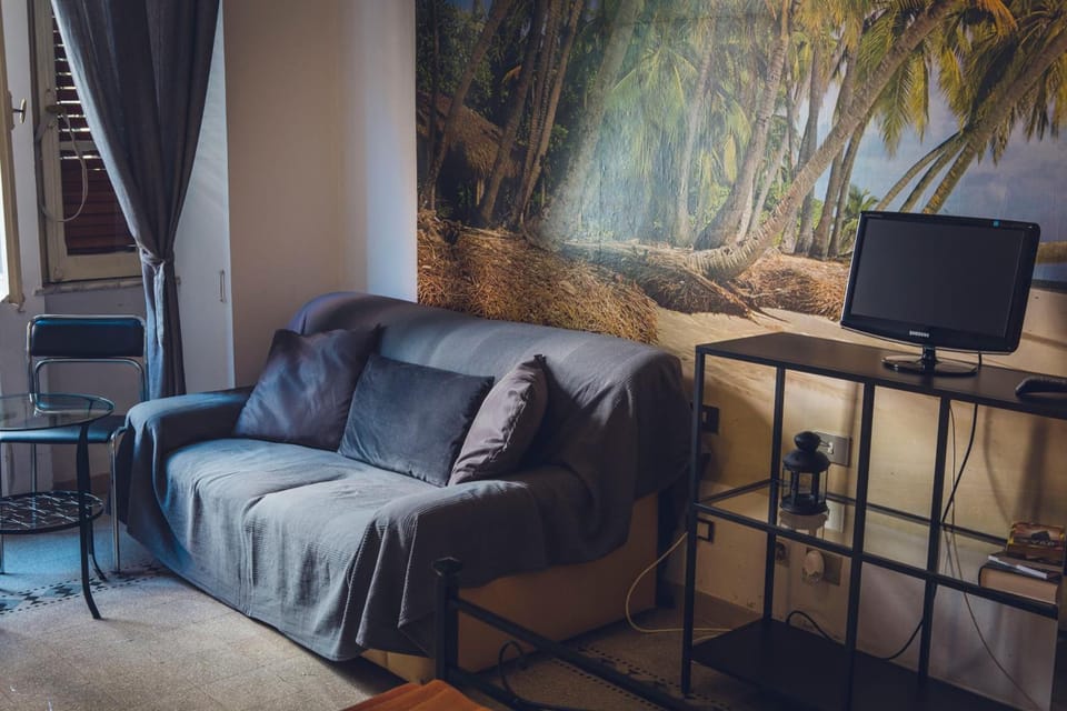 Double Room | Living room | Flat-screen TV