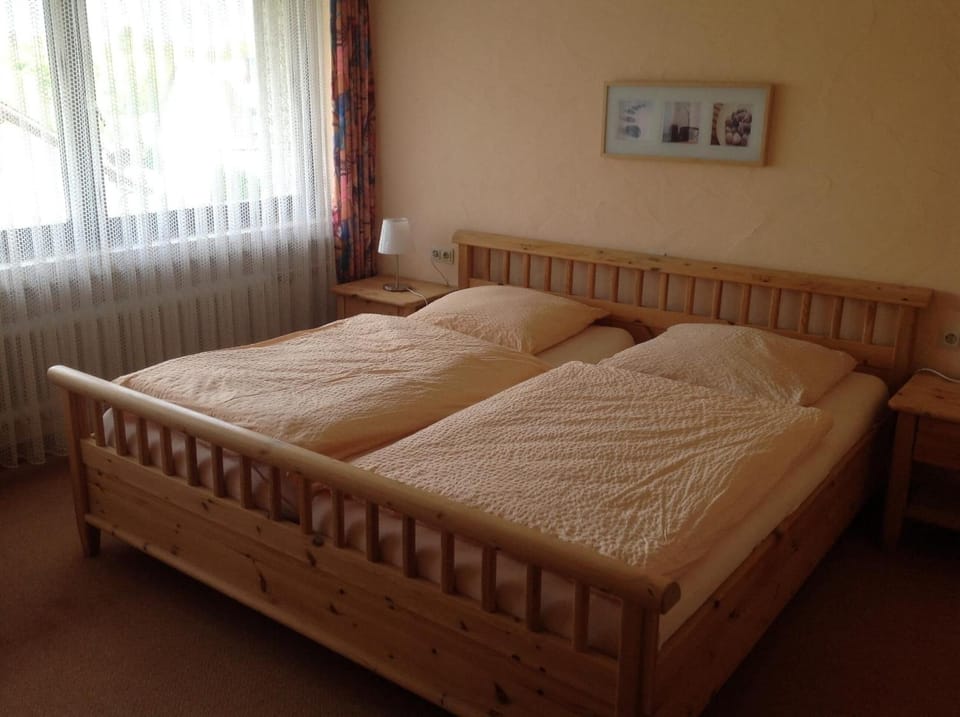 Free cribs/infant beds, free WiFi, bed sheets