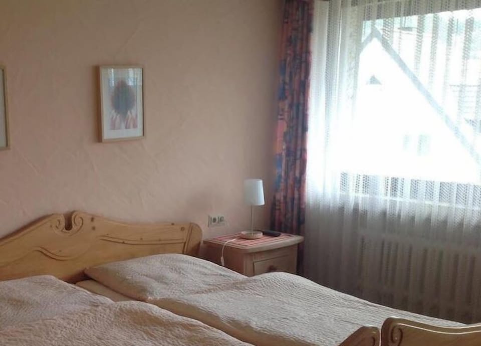 Double Room | Free cribs/infant beds, free WiFi, bed sheets