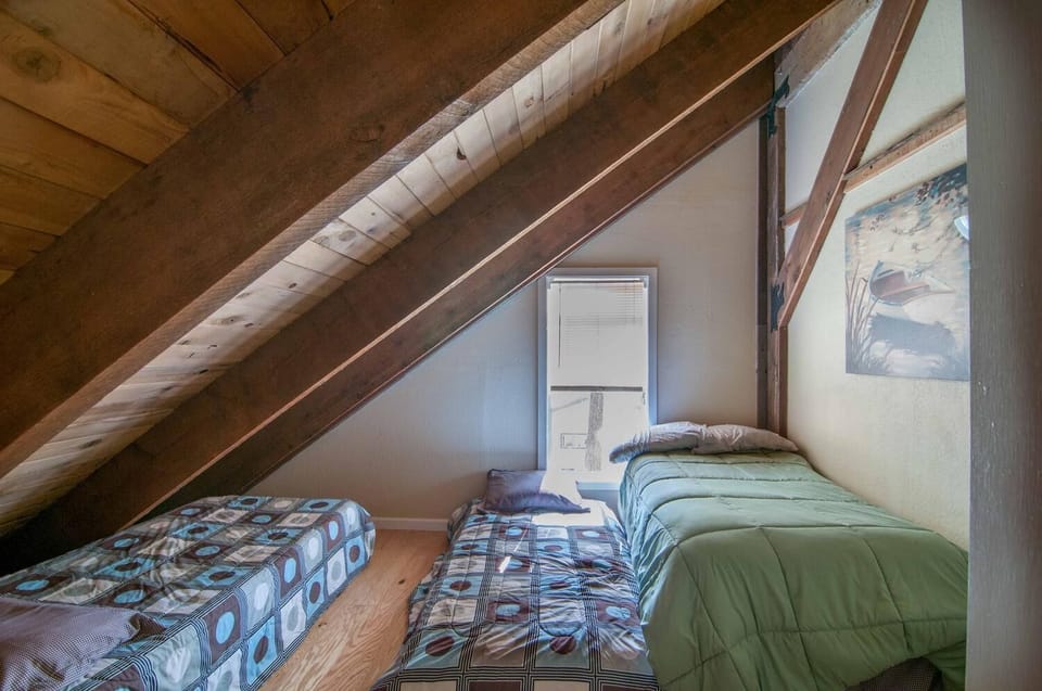 Upper Level Bedroom 4 with 2 twins