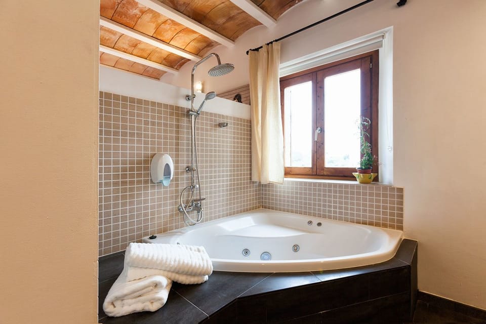 Jetted tub
