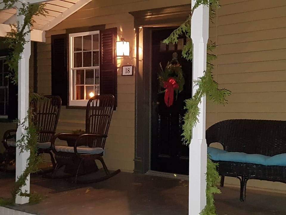 Experience an old fashioned Christmas in this historic heritage district!