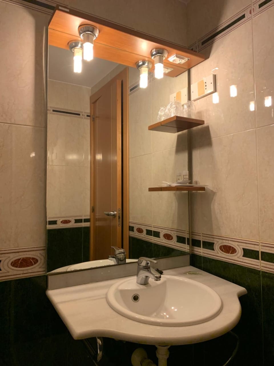Free toiletries, towels
