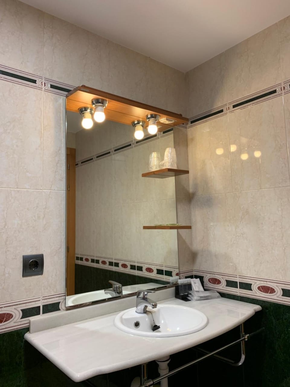 Free toiletries, towels