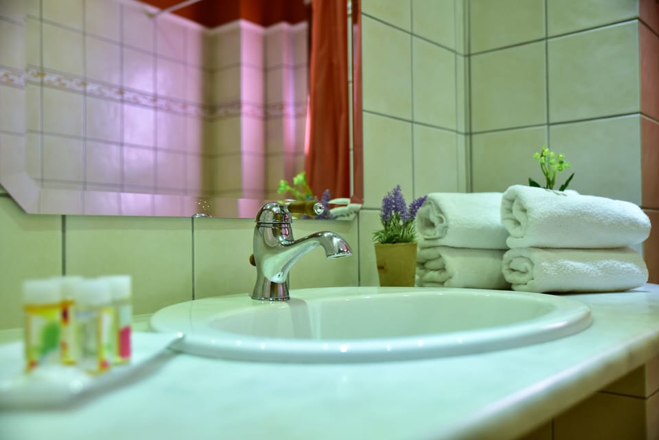 Hair dryer, towels