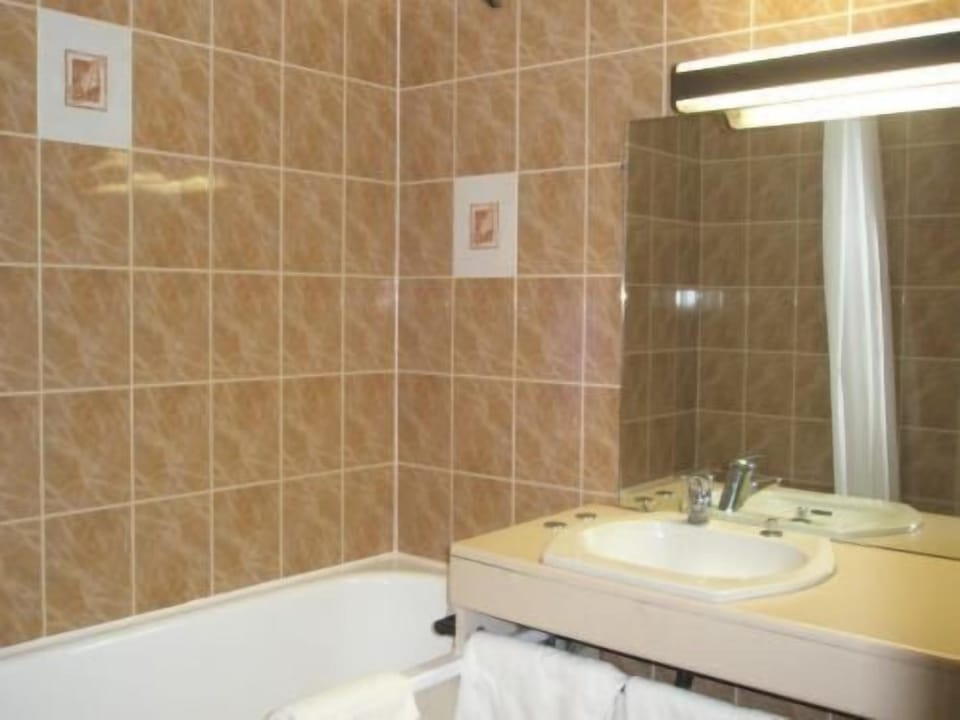 Hair dryer, bidet, towels
