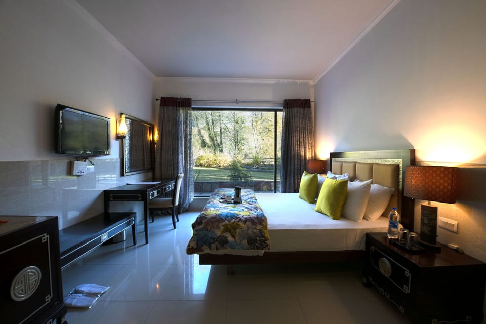 Premium bedding, Select Comfort beds, in-room safe, desk