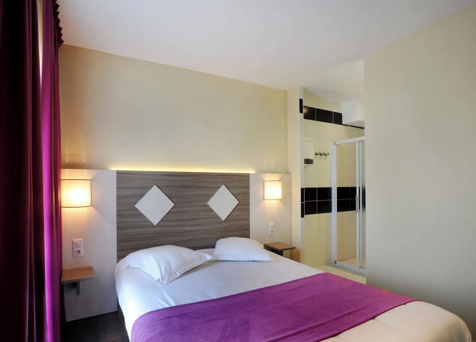 Superior Double Room | Desk, soundproofing, free cribs/infant beds, free WiFi