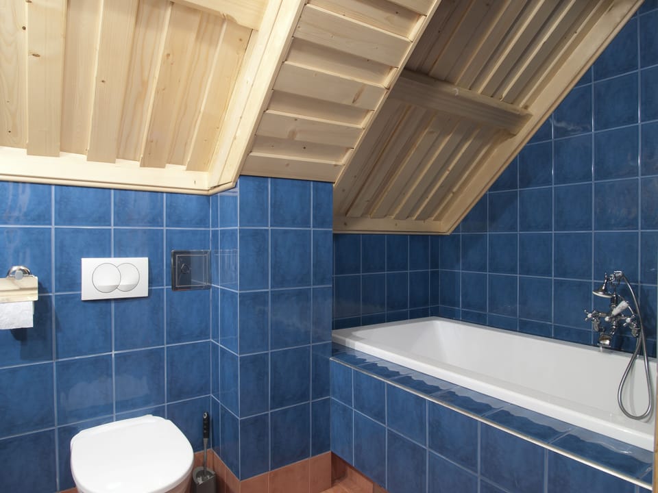 Double Room, 1 Double Bed | Bathroom | Hair dryer, towels