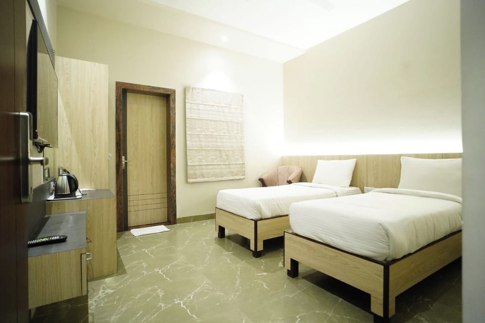 Executive Room | 1 bedroom, premium bedding, desk, soundproofing