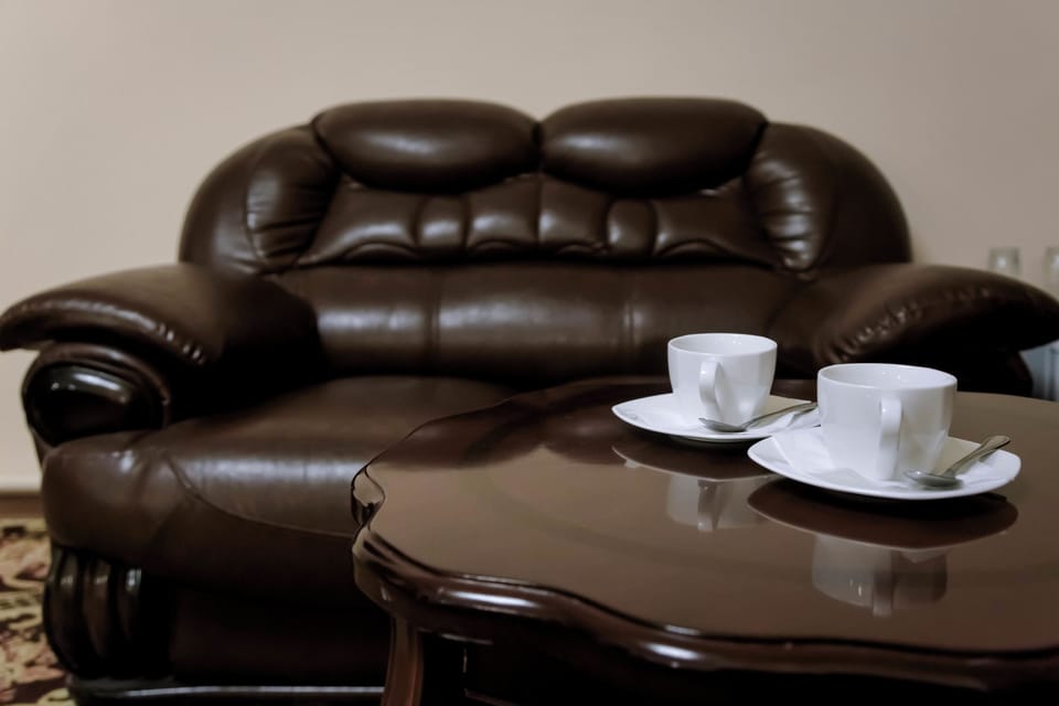 Suite, Courtyard View | In-room safe, iron/ironing board, free WiFi, bed sheets
