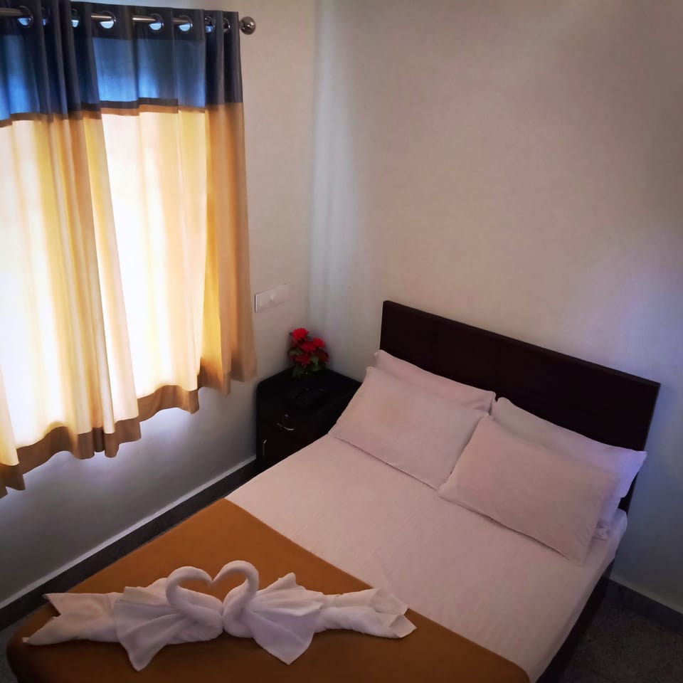 In-room safe, desk, rollaway beds, bed sheets