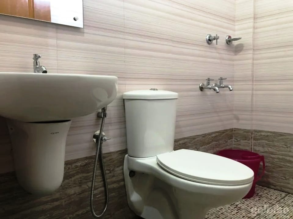 Jippus Galaxy Hotel in Kochi