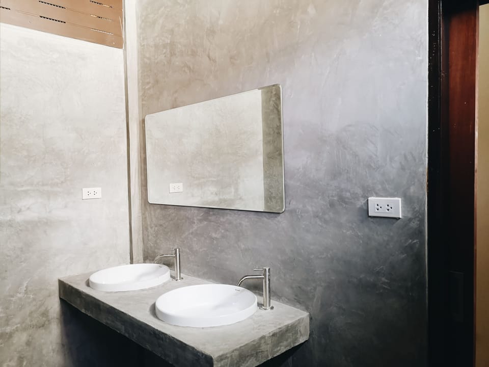 Bathroom sink