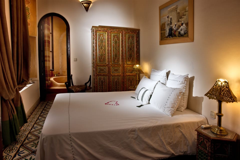 Double or Twin Room (Verte) | Individually decorated, blackout drapes, free cribs/infant beds